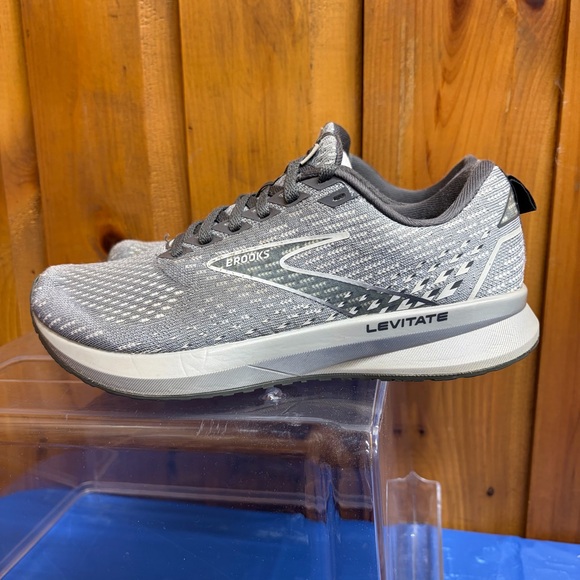Brooks Levitate 5 Women’s 8 Gray Running Shoes Energize Cushion Neutral Support - Picture 2 of 11